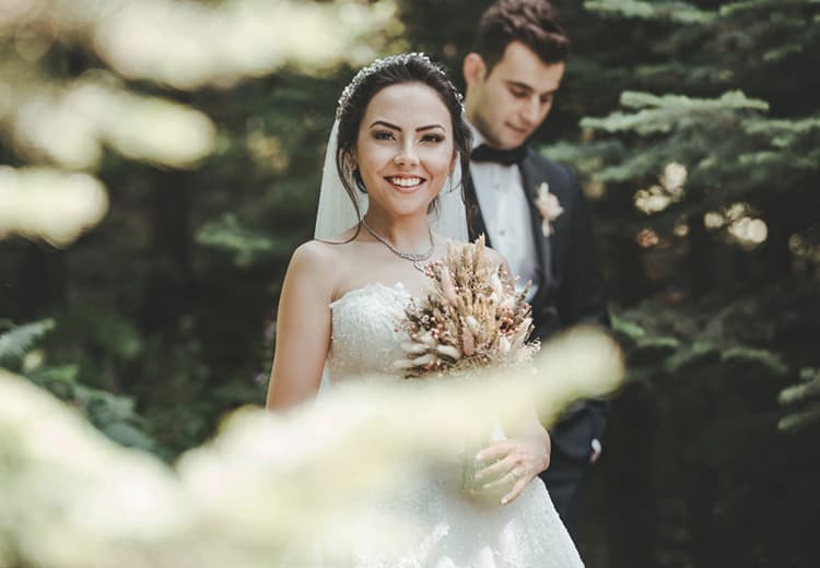 Güzel Günler Atölyesi'nin doğal ışıkta çektiği gelin ve damat