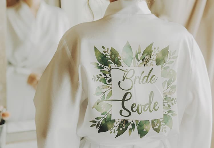 Mita Concept hazırlığında Bride Sevda yazılı gelin sabahlığı